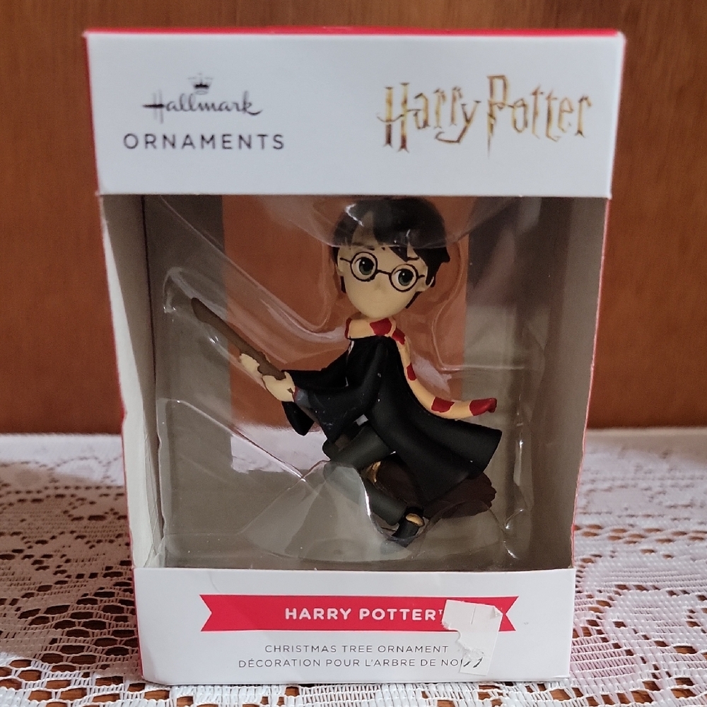 Hallmark Harry Potter Black and Red Gryffindor Scarf Ornament